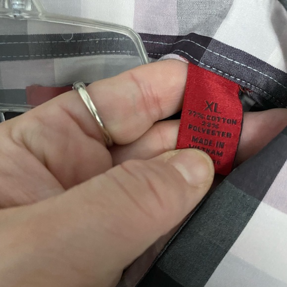 Button down - Picture 4 of 4